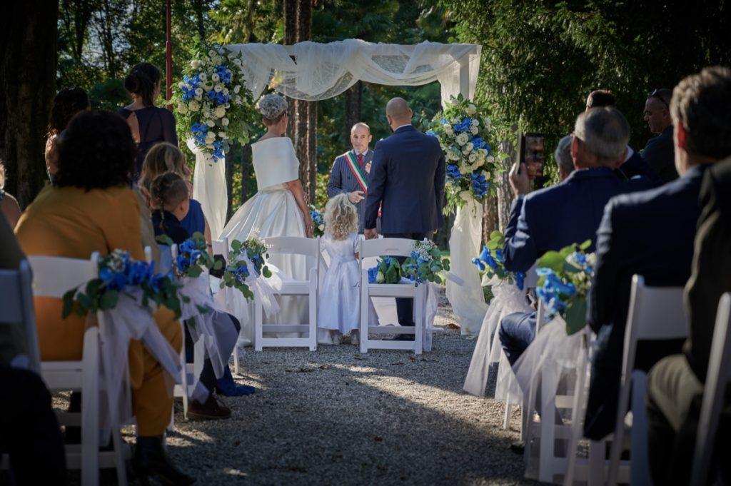 cerimonia-di-matrimonio-civile-in-parco-villa-iachia-ruda