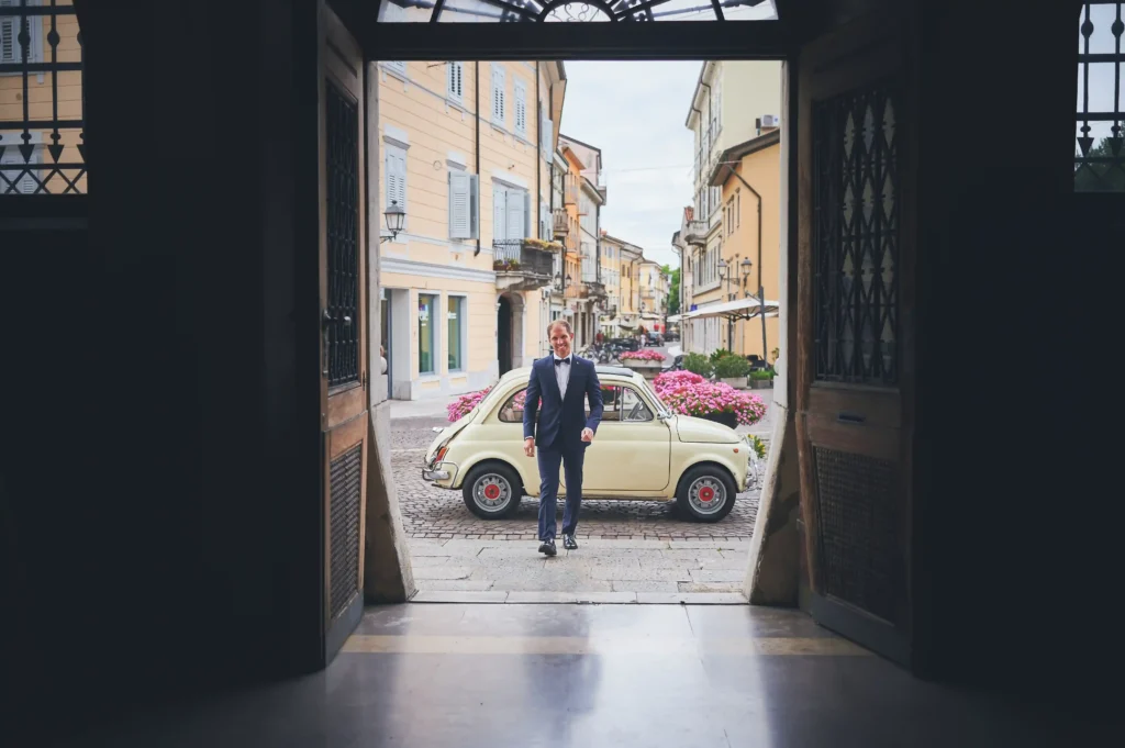 arrivo dello sposo con fiat 500 matrimonio Gorizia
