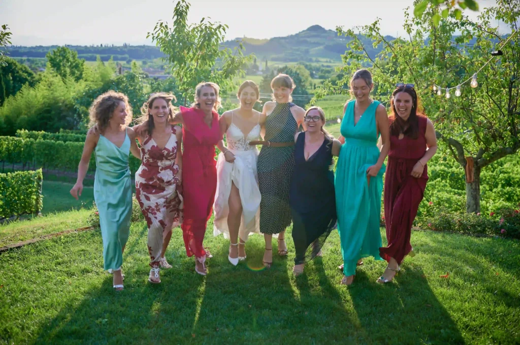 sposa con damigelle tra i vigneti coolio
