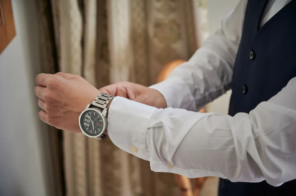 PERTICOLARI SPOSO PRIMA DELLA CERIMONIA