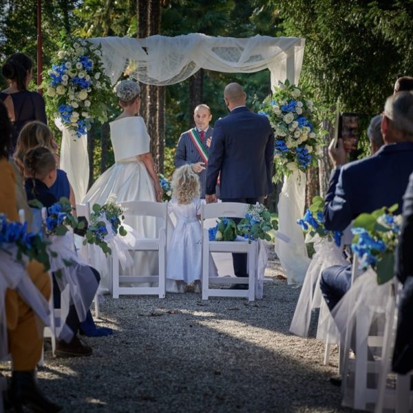 cerimonia-di-matrimonio-civile-in-parco-villa-iachia-ruda